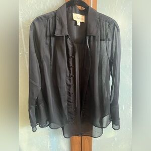 Cute cheer blouse with buttons alll down the middle